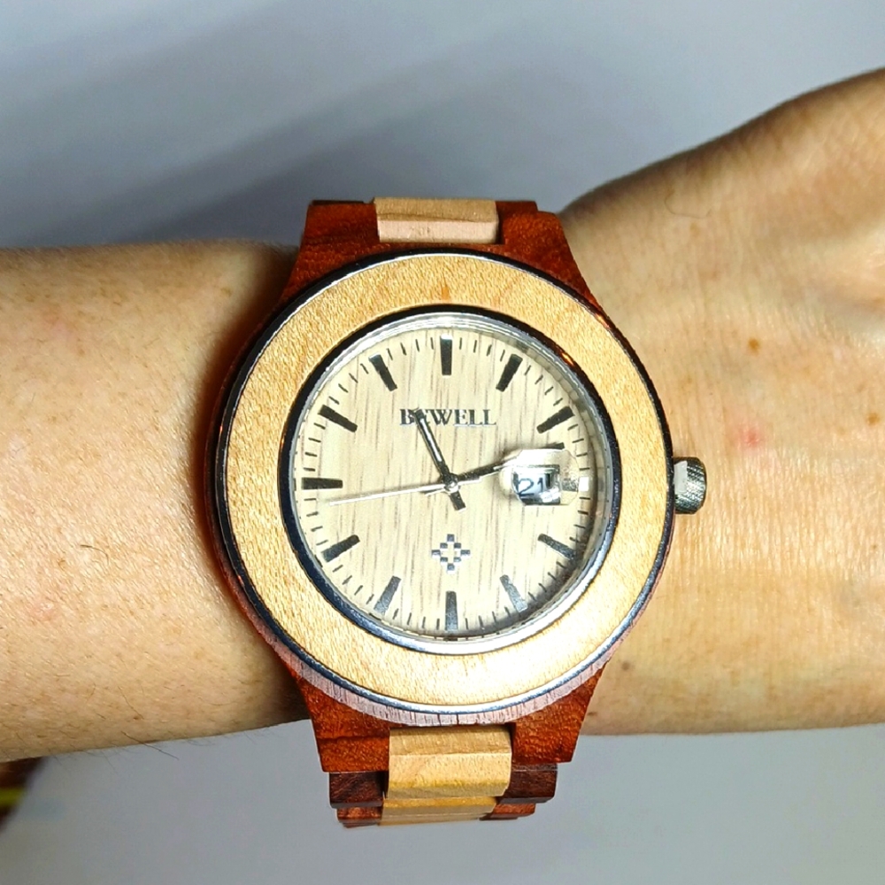 🌲 Real Wood Dual Color Men’s Watch NWOT Light & Reddish Brown Woods Bewell